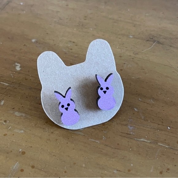Hand Crafted Peep Bunny Rabbit Wood Wooden Stud Earrings Purple - Picture 3 of 3